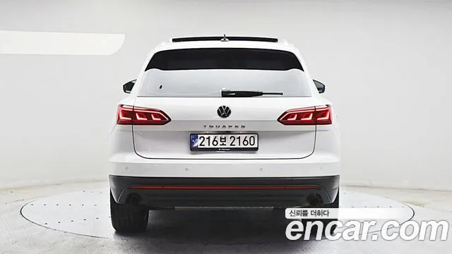 Volkswagen Touareg 2023 — фото 4