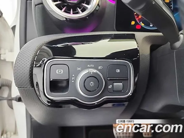 Mercedes-Benz A-Class 2021 — фото 17