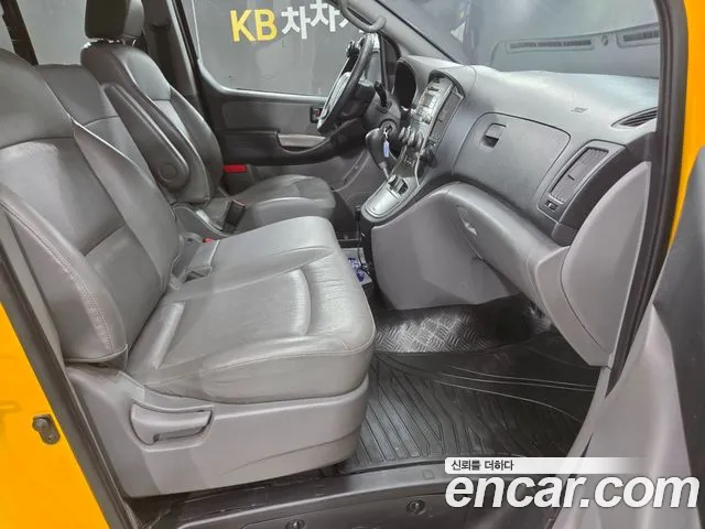Hyundai Starex 2015 — фото 8