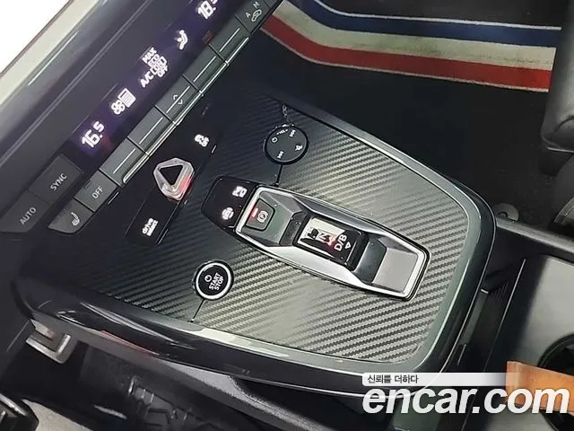 Audi Q4 e-tron 2023 — фото 8