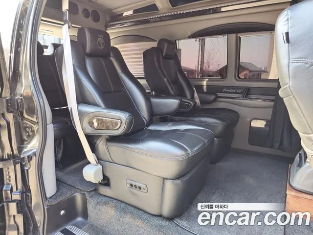 Chevrolet Express Van 2016 — фото 18