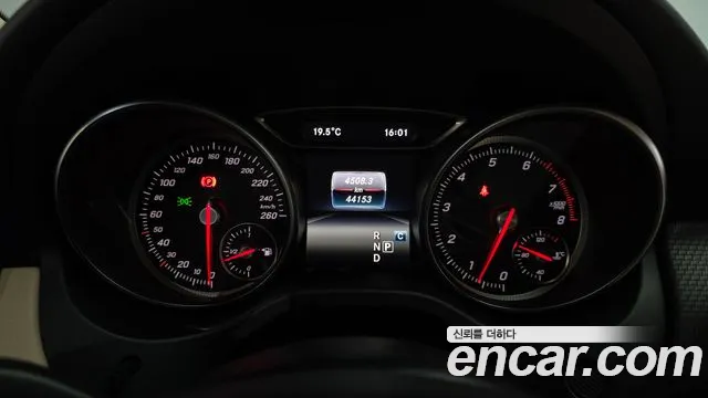 Mercedes-Benz GLA-Class 2018 — фото 10
