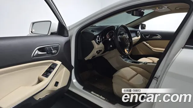 Mercedes-Benz GLA-Class 2018 — фото 12