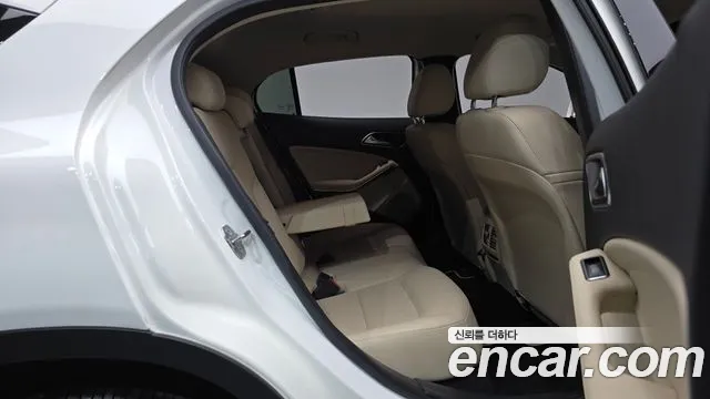 Mercedes-Benz GLA-Class 2018 — фото 17