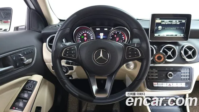 Mercedes-Benz GLA-Class 2018 — фото 18