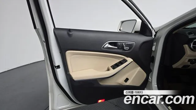 Mercedes-Benz GLA-Class 2018 — фото 13