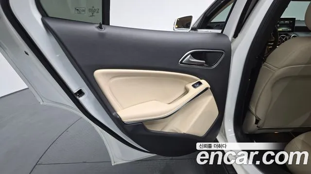 Mercedes-Benz GLA-Class 2018 — фото 14