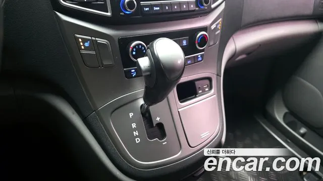 Hyundai Starex 2020 — фото 9