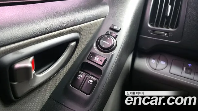 Hyundai Starex 2020 — фото 18