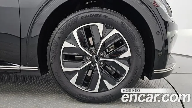 Kia EV6 2023 — фото 4