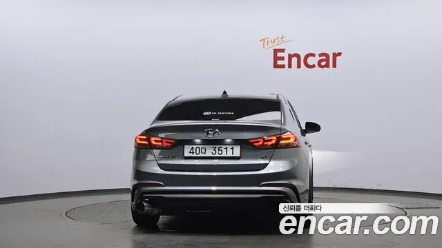 Hyundai AVANTE 2018 — фото 4