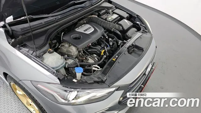 Hyundai AVANTE 2018 — фото 6