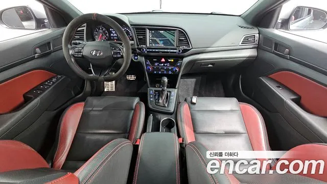 Hyundai AVANTE 2018 — фото 10