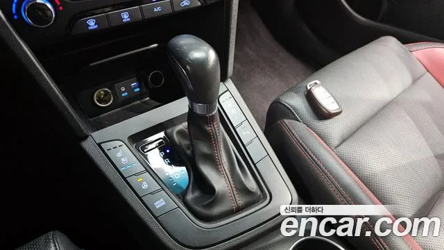 Hyundai AVANTE 2018 — фото 12