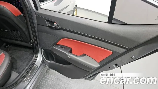 Hyundai AVANTE 2018 — фото 15