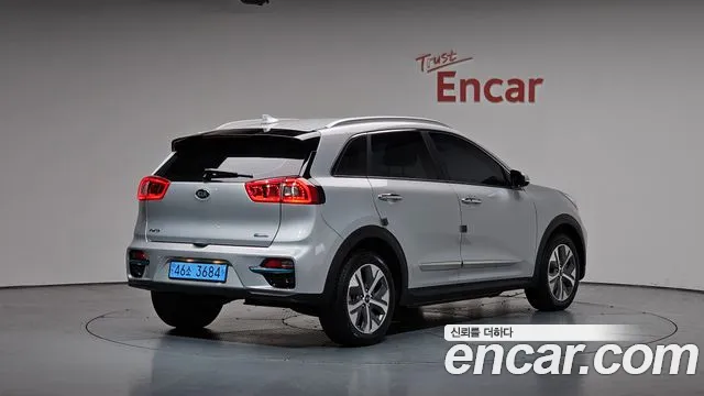 Kia Niro 2021 — фото 1