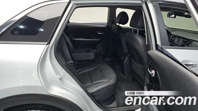 Kia Niro 2021 — фото 16