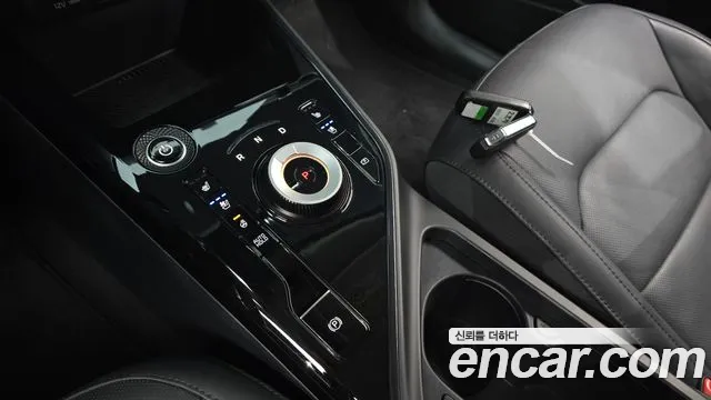Kia Niro 2024 — фото 11