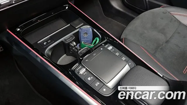 Mercedes-Benz GLB-Class 2022 — фото 16