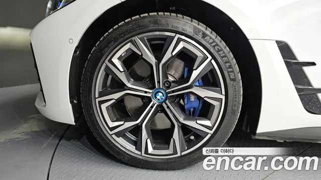 BMW i4 2024 — фото 5