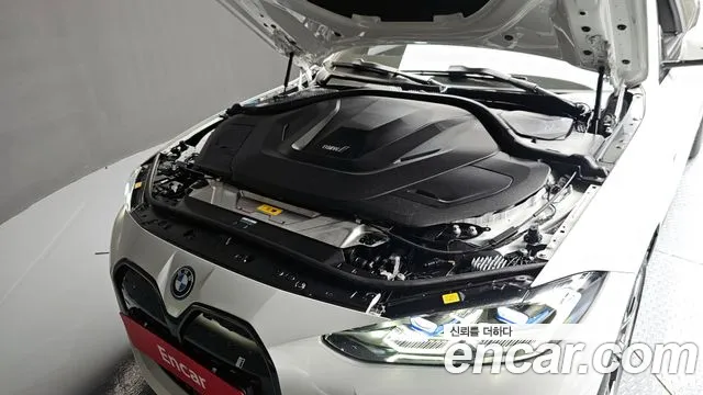 BMW i4 2024 — фото 6