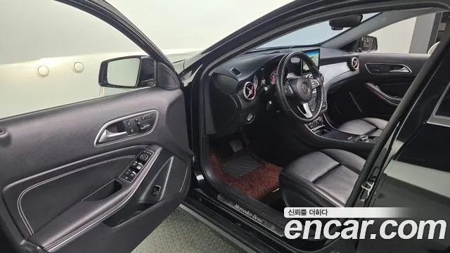 Mercedes-Benz GLA-Class 2016 — фото 10
