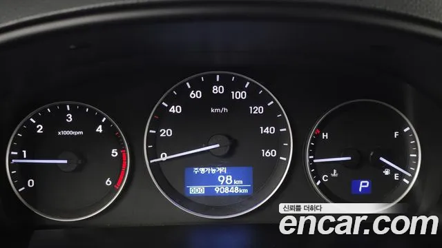 Hyundai Starex 2019 — фото 11