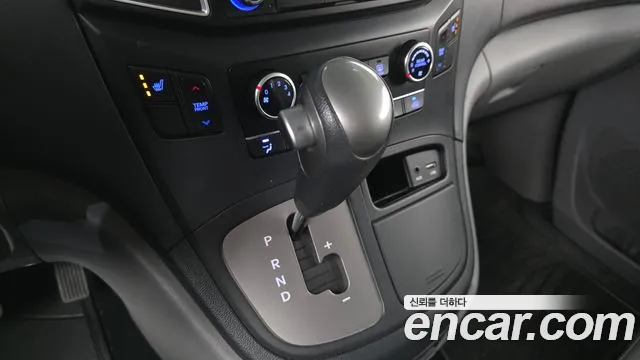Hyundai Starex 2019 — фото 12