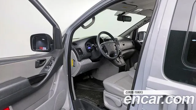 Hyundai Starex 2019 — фото 13
