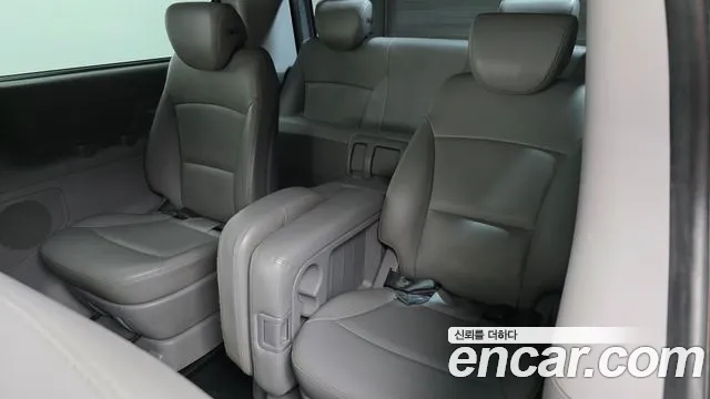 Hyundai Starex 2019 — фото 18
