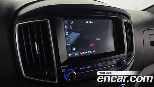 Hyundai Starex 2019 — фото 19