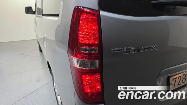 Hyundai Starex 2019 — фото 9