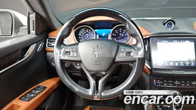 Maserati Ghibli 2018 — фото 13