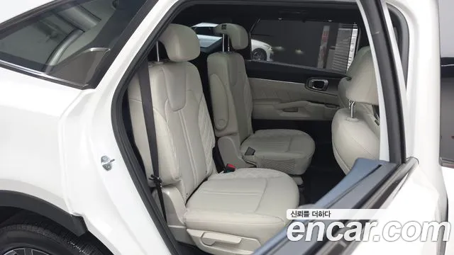 Kia Sorento 2023 — фото 17