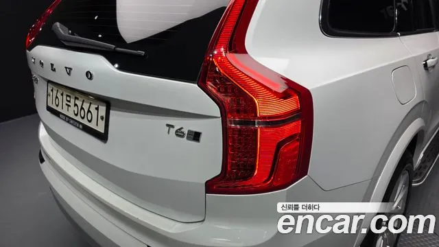 Volvo XC90 2018 — фото 9
