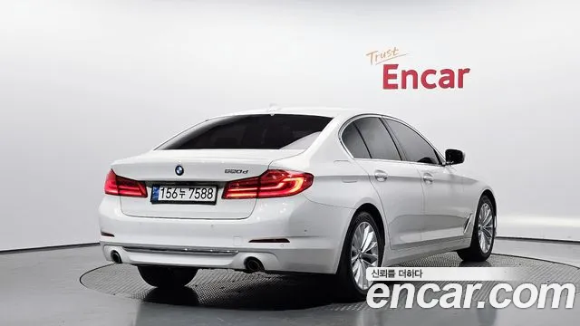 BMW 5-Series 2020 — фото 1