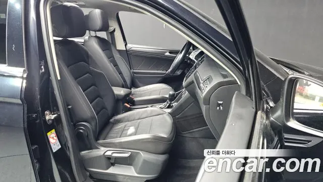 Volkswagen Tiguan 2020 — фото 11