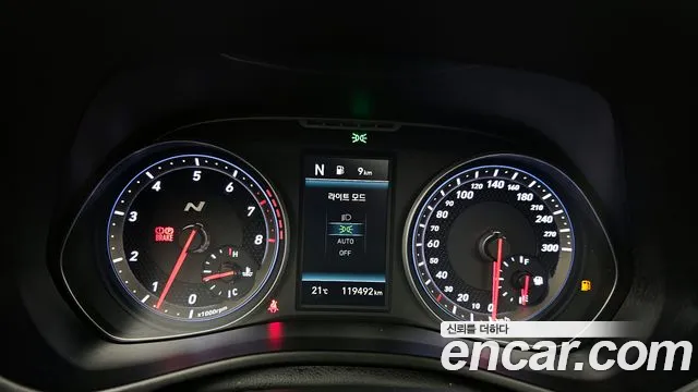 Hyundai Veloster 2019 — фото 11