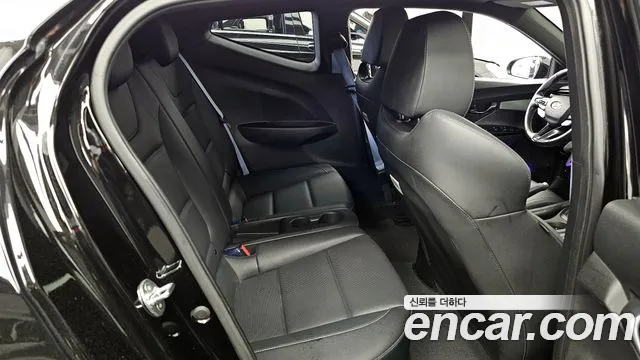 Hyundai Veloster 2019 — фото 18