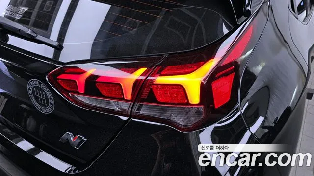 Hyundai Veloster 2019 — фото 9