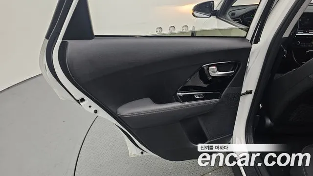 Kia Niro 2021 — фото 15