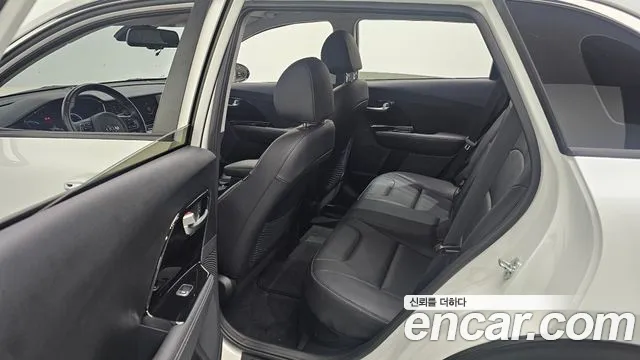 Kia Niro 2021 — фото 16