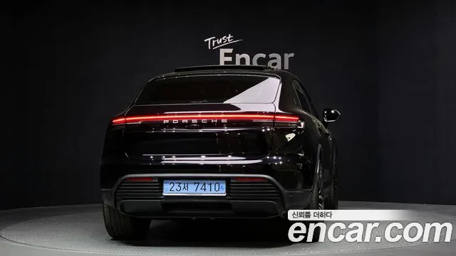Porsche Macan 2025 — фото 4
