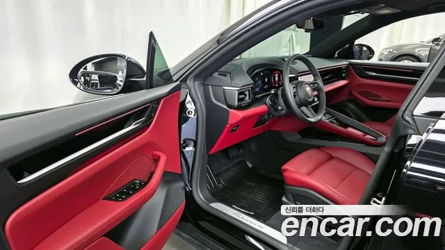 Porsche Macan 2025 — фото 13