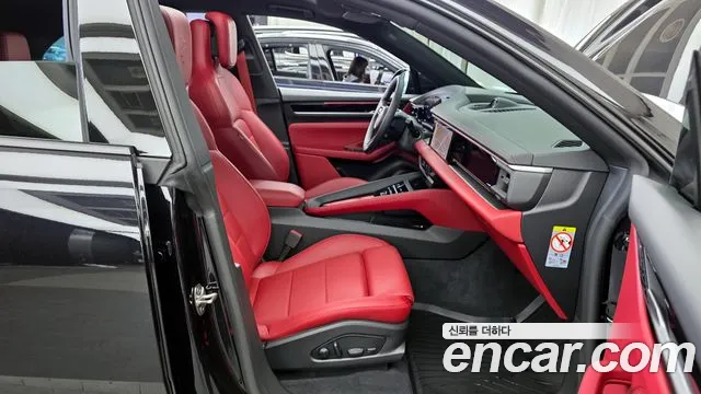 Porsche Macan 2025 — фото 17