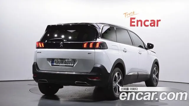 Peugeot 5008 2022 — фото 2