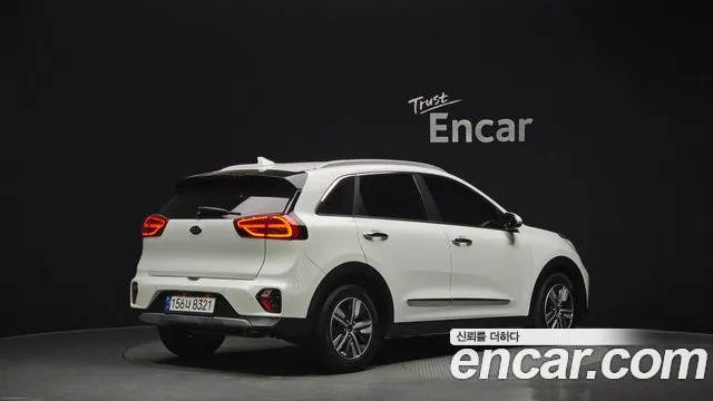 Kia Niro 2021 — фото 2