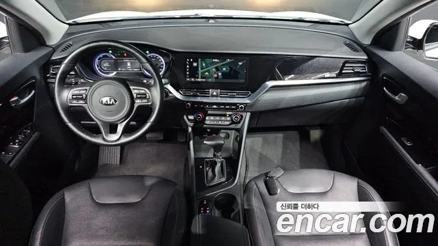 Kia Niro 2021 — фото 10
