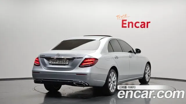 Mercedes-Benz E-Class 2017 — фото 2