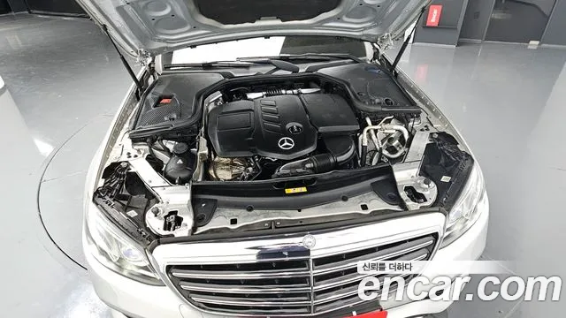 Mercedes-Benz E-Class 2017 — фото 6